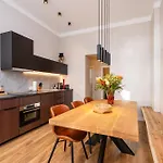 Trendy At Ostkreuz *