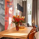 Trendy At Ostkreuz Berlijn