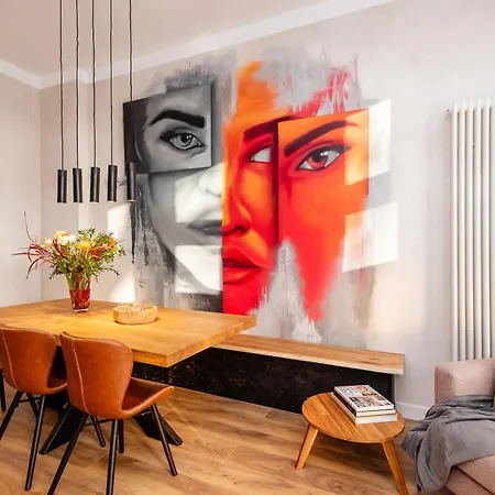 Trendy At Ostkreuz Berlijn