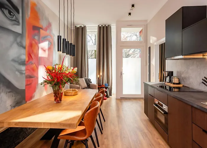 Trendy At Ostkreuz * Berlin