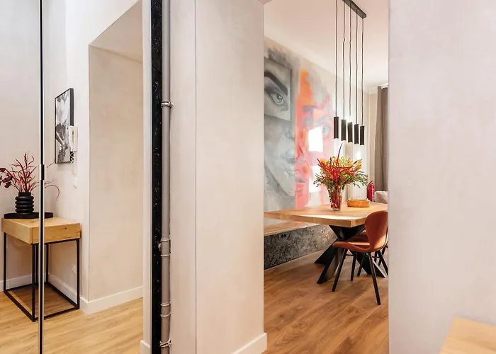 Trendy At Ostkreuz برلين