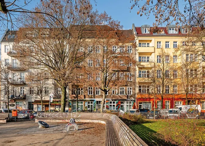 Trendy At Ostkreuz *